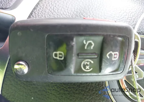 2015 Volkswagen Passat 2.0L Tdi Sel Premium z USA, uszkodzony, nr VIN 1VWCV7A31FC086648